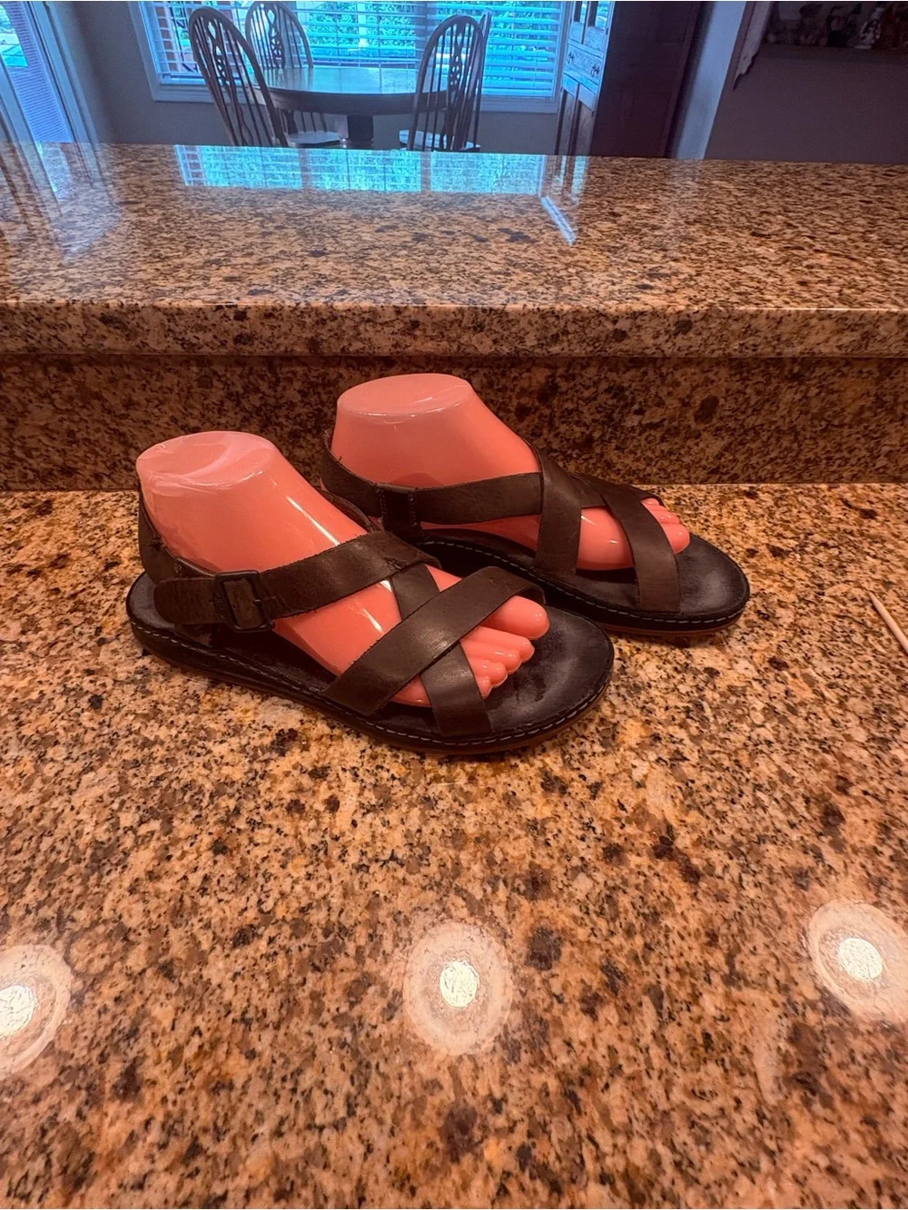 Chaco Tornado Wayfarer Dark Brown Sandals Women’s Size 9 READ Strap Damage